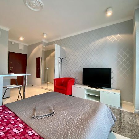 Studio Flat Triton Park Warschau Buitenkant foto