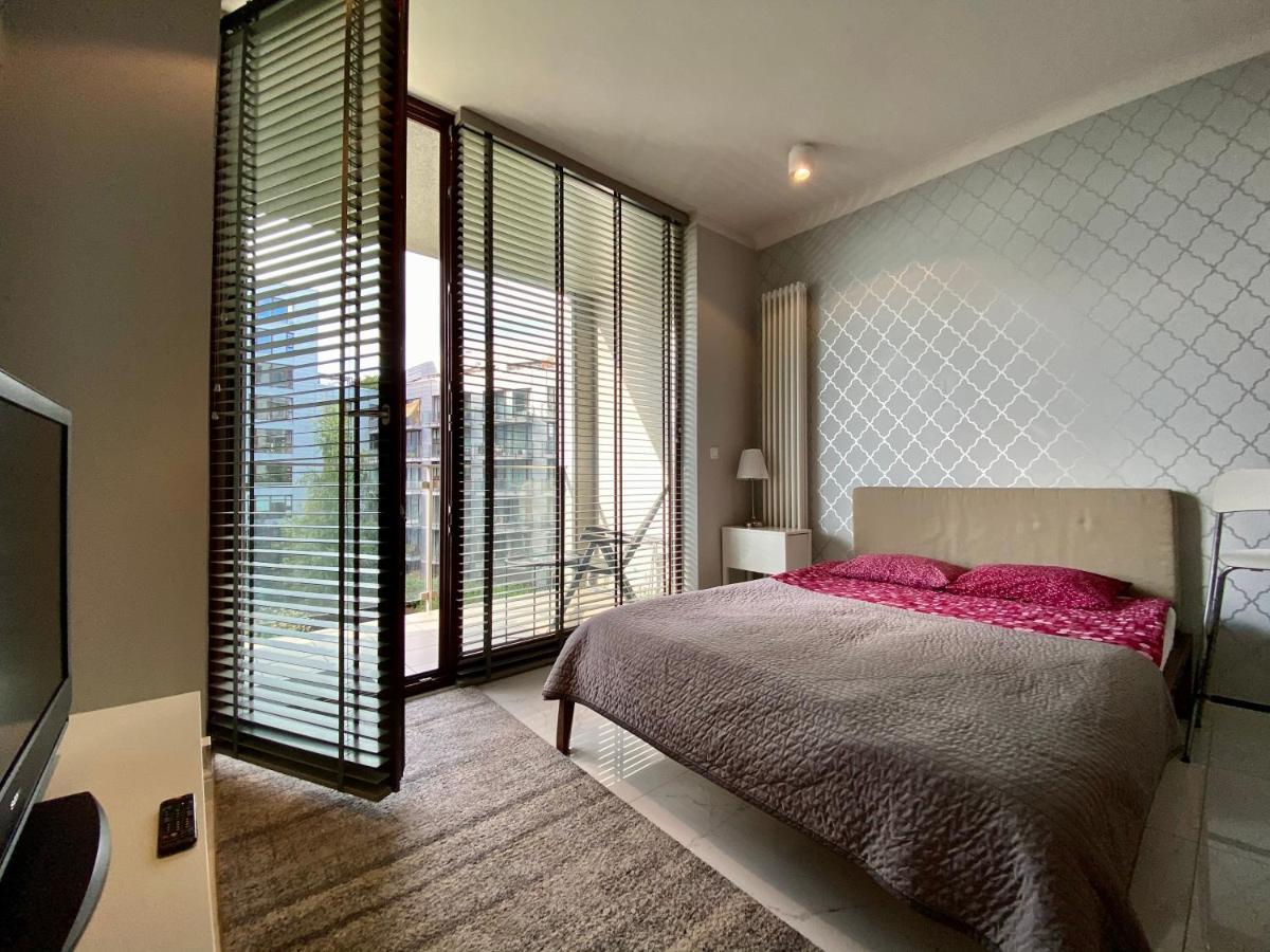 Studio Flat Triton Park Warschau Buitenkant foto