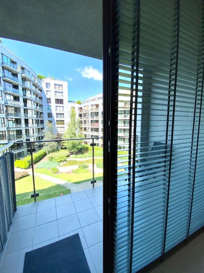 Studio Flat Triton Park Warschau Buitenkant foto